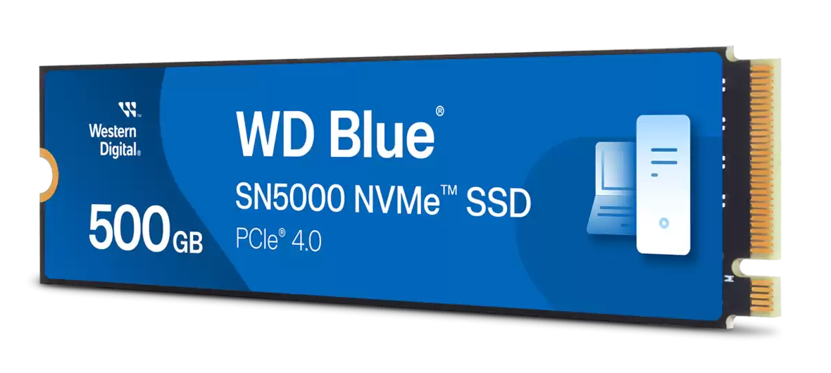 Kobieta w hełmie kosmicznym ogląda film na dużym ekranie.