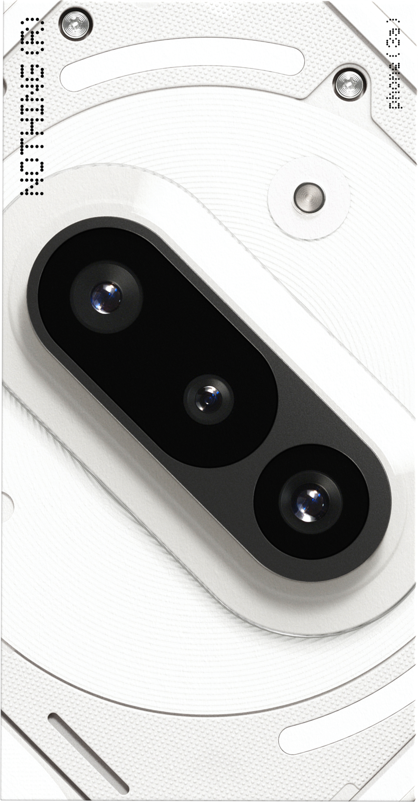 Gros plan de l'arrière d'un téléphone blanc avec objectifs de caméra triples.
