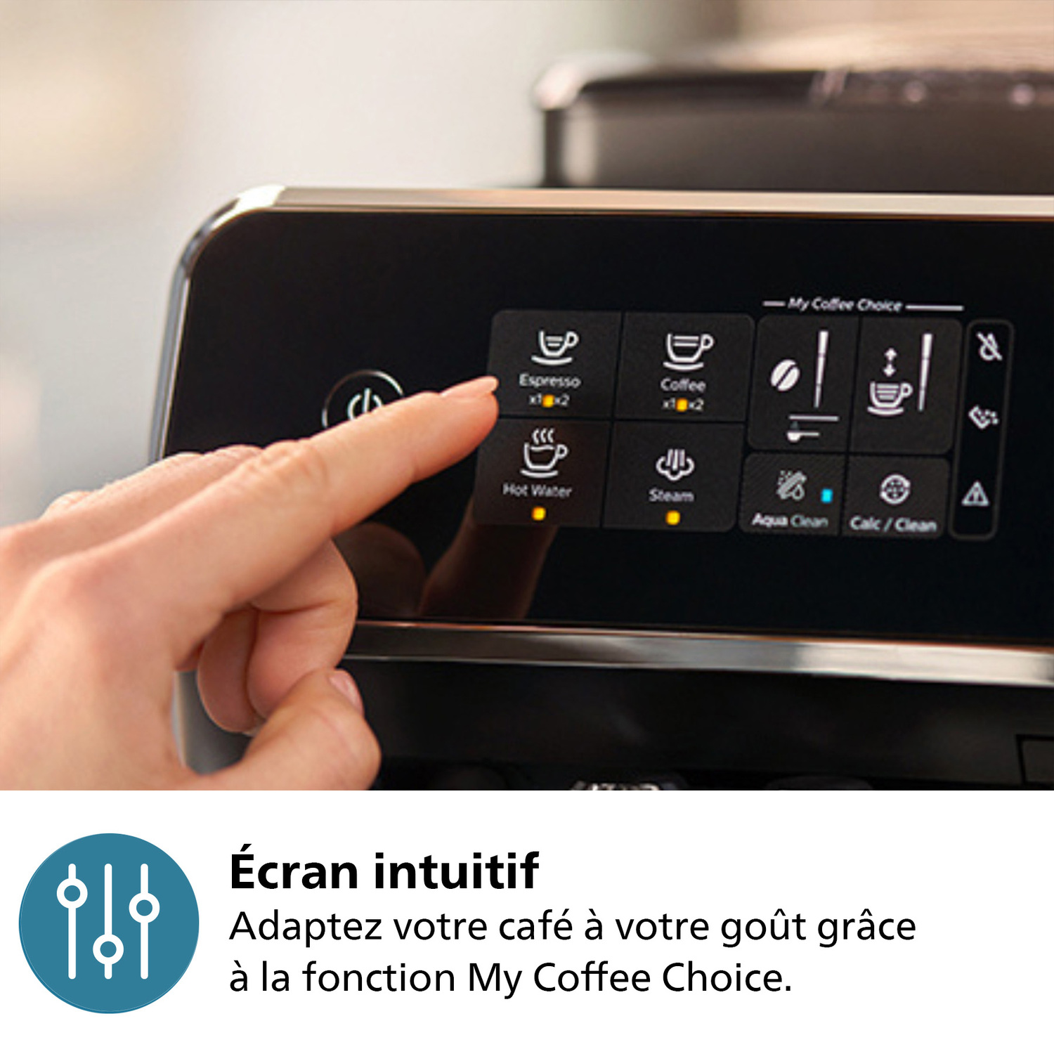 Une personne touchant l'écran tactile d'une machine à café.