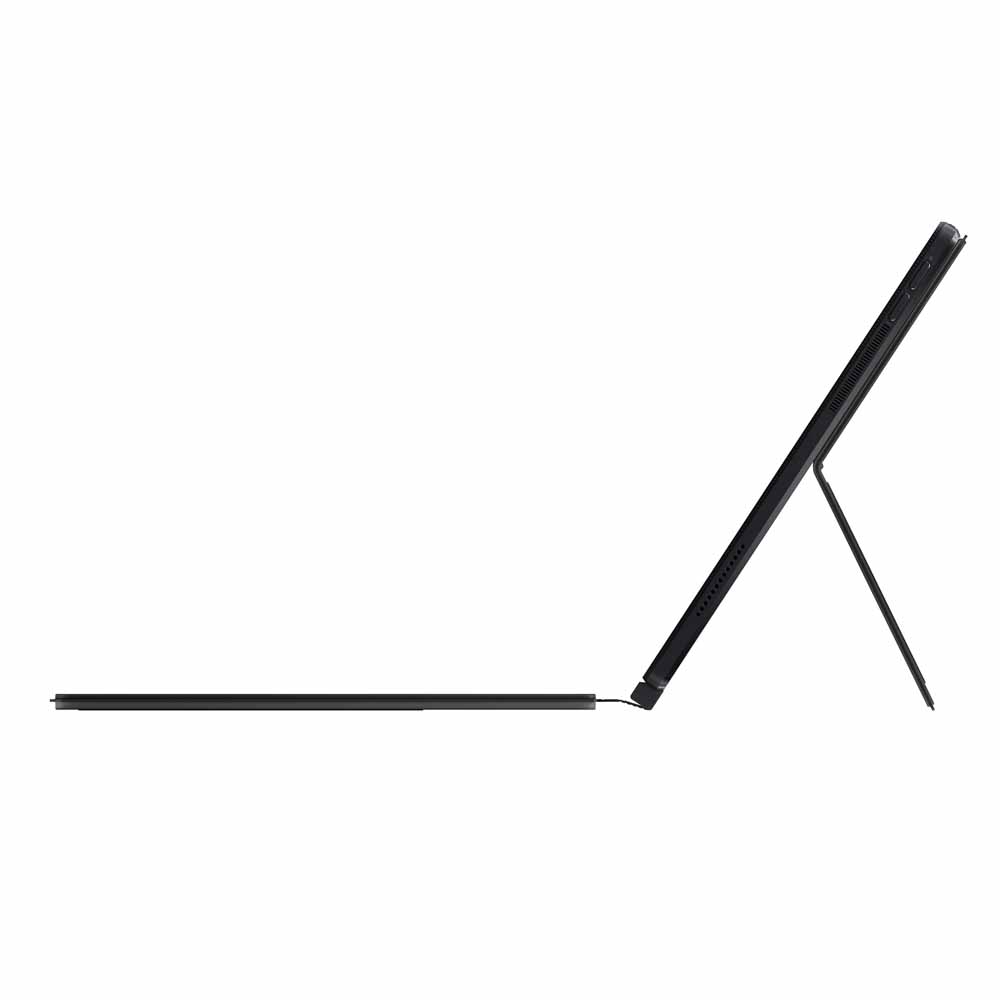 Siyah tablet, açık, kalemli, beyaz arka plan.