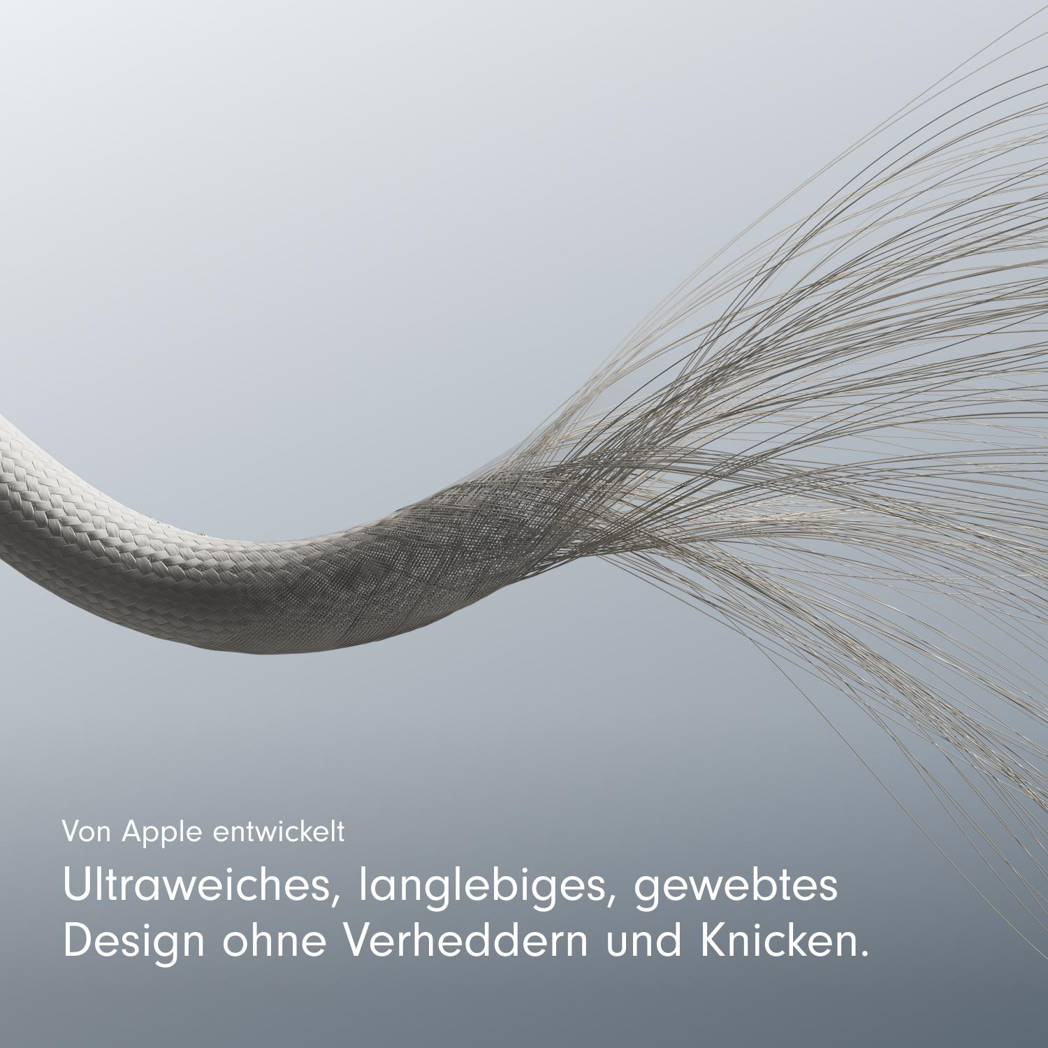 Weißes Kabel mit geflochtenem Design, silberne Strähnen am Ende, grauer Hintergrund.