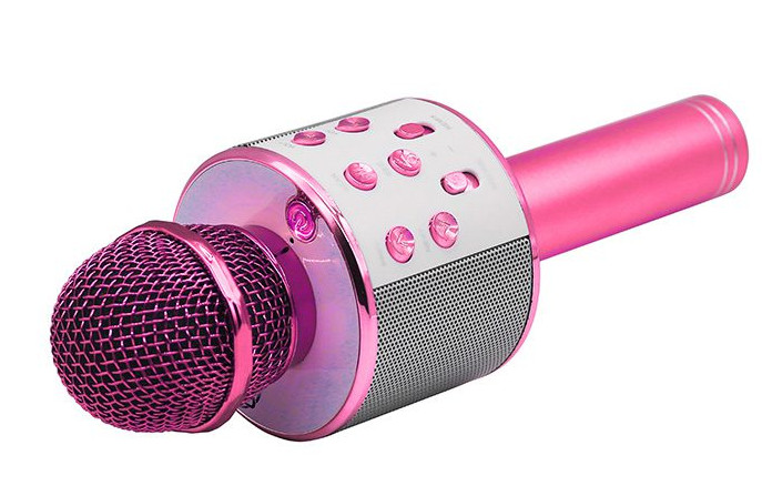 Różowy i biały mikrofon z przyciskami. Siatkowa osłona zakrywa głowicę mikrofonu. Na białym tle.