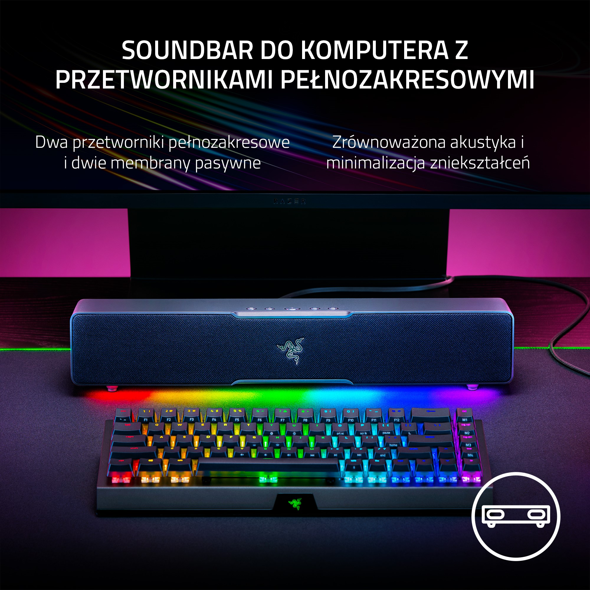 Konfiguracja soundbaru i klawiatury. Soundbar na biurku. Klawiatura na biurku. Tekst na górze.
