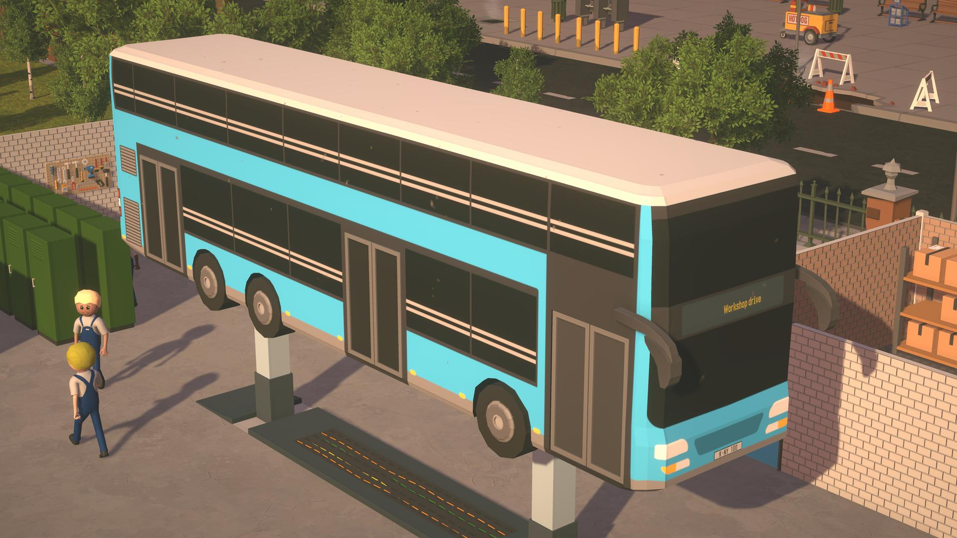 Ein Doppeldeckerbus wird repariert. Zwei Arbeiter sind bei der Arbeit. Die Szene spielt in einer Werkstatt.