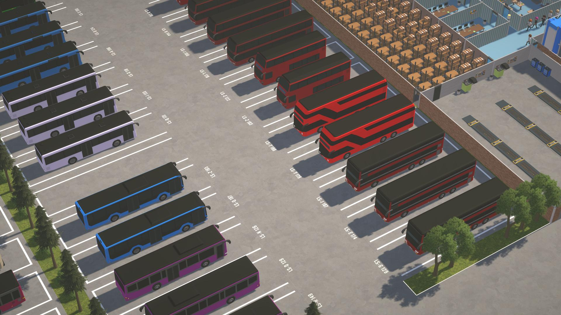 Draufsicht auf einen Busbahnhof mit vielen geparkten Bussen. Einige Busse sind blau, rot und schwarz. Bäume säumen die Seiten.