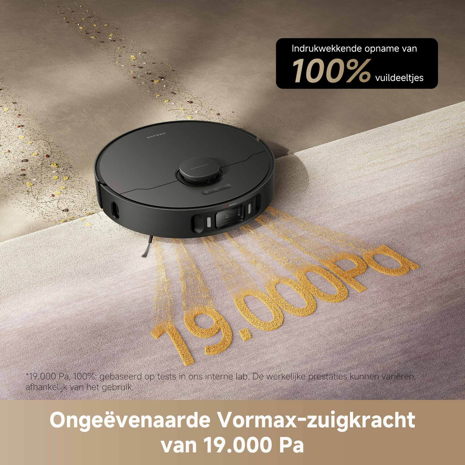 Robotstofzuiger op een vloer, met tekst over zuigkracht.