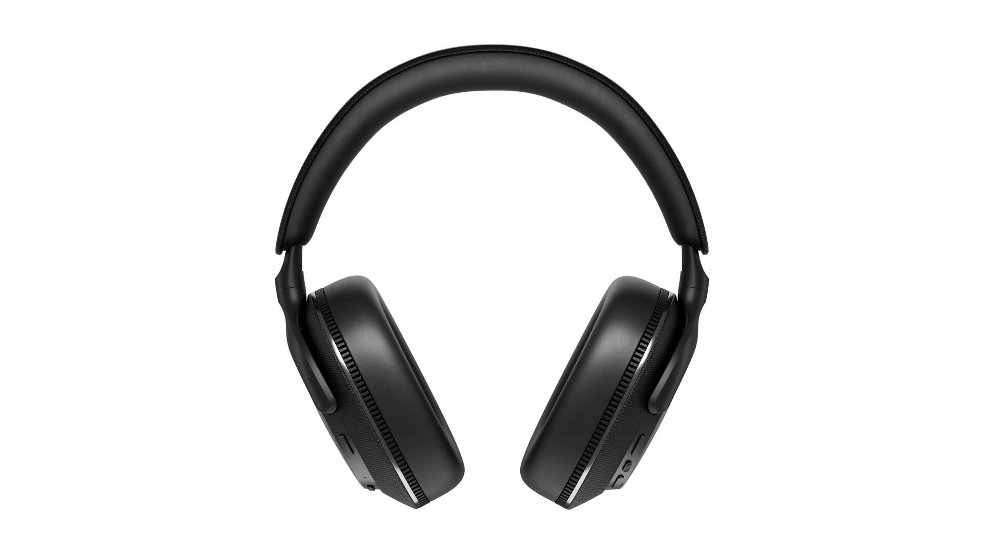Cremefarbene Over-Ear-Kopfhörer, Draufsicht, isoliert auf weißem Hintergrund.