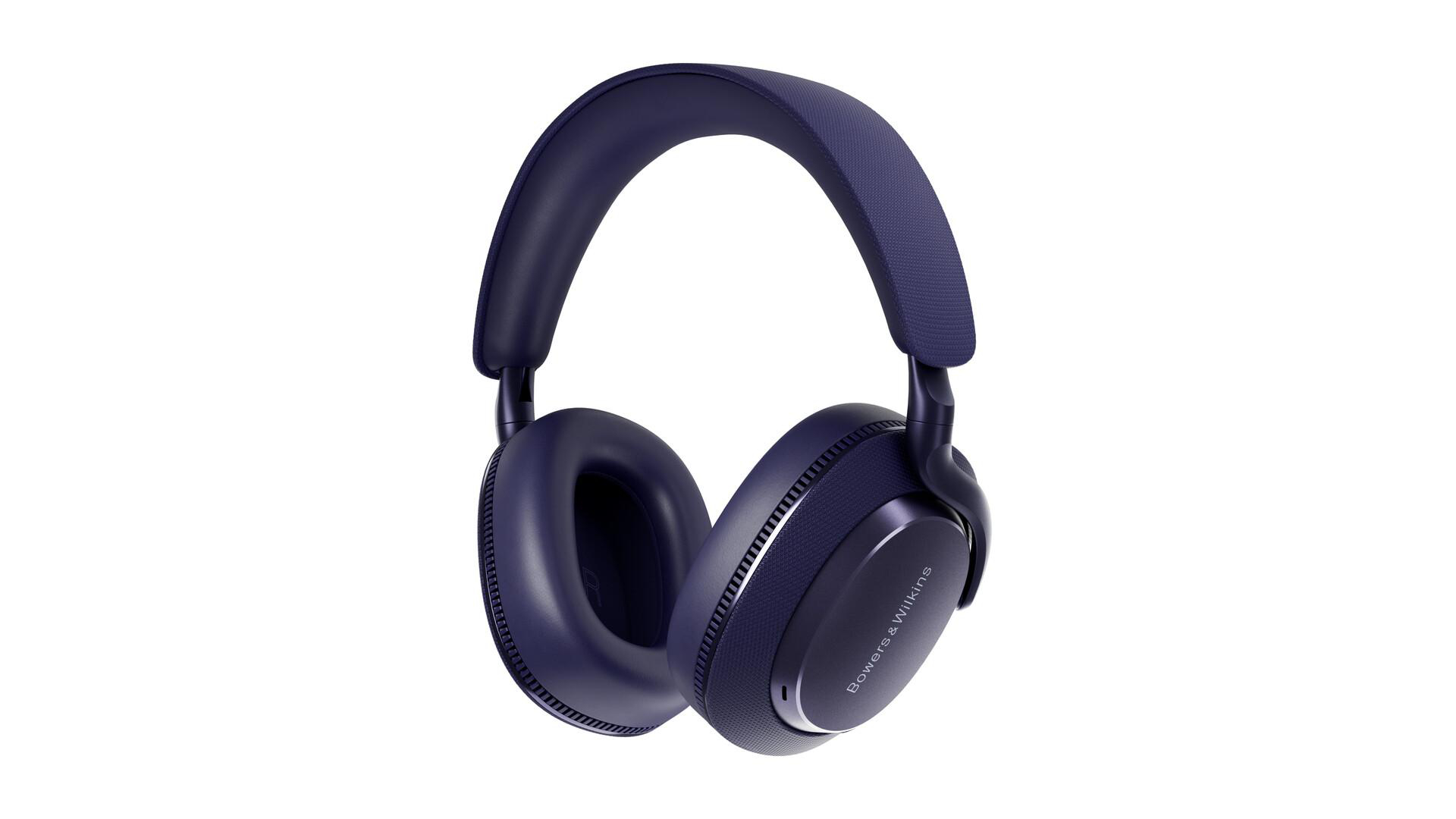 Dunkelblaue Bowers & Wilkins Kopfhörer auf weißem Hintergrund.