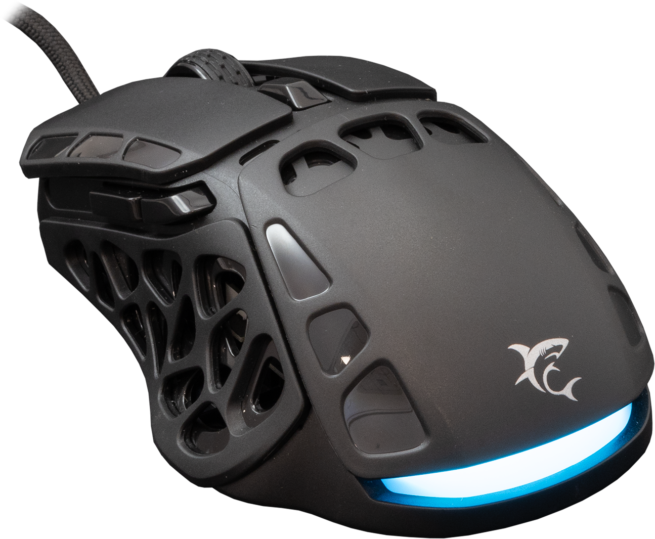 Egy fekete gamer egér kék fénnyel és cápa logóval.