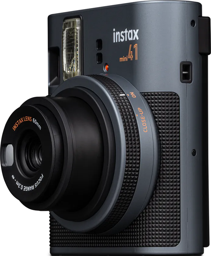 Schwarze und graue Instax mini 41 Kamera, mit Blitz und Objektiv.