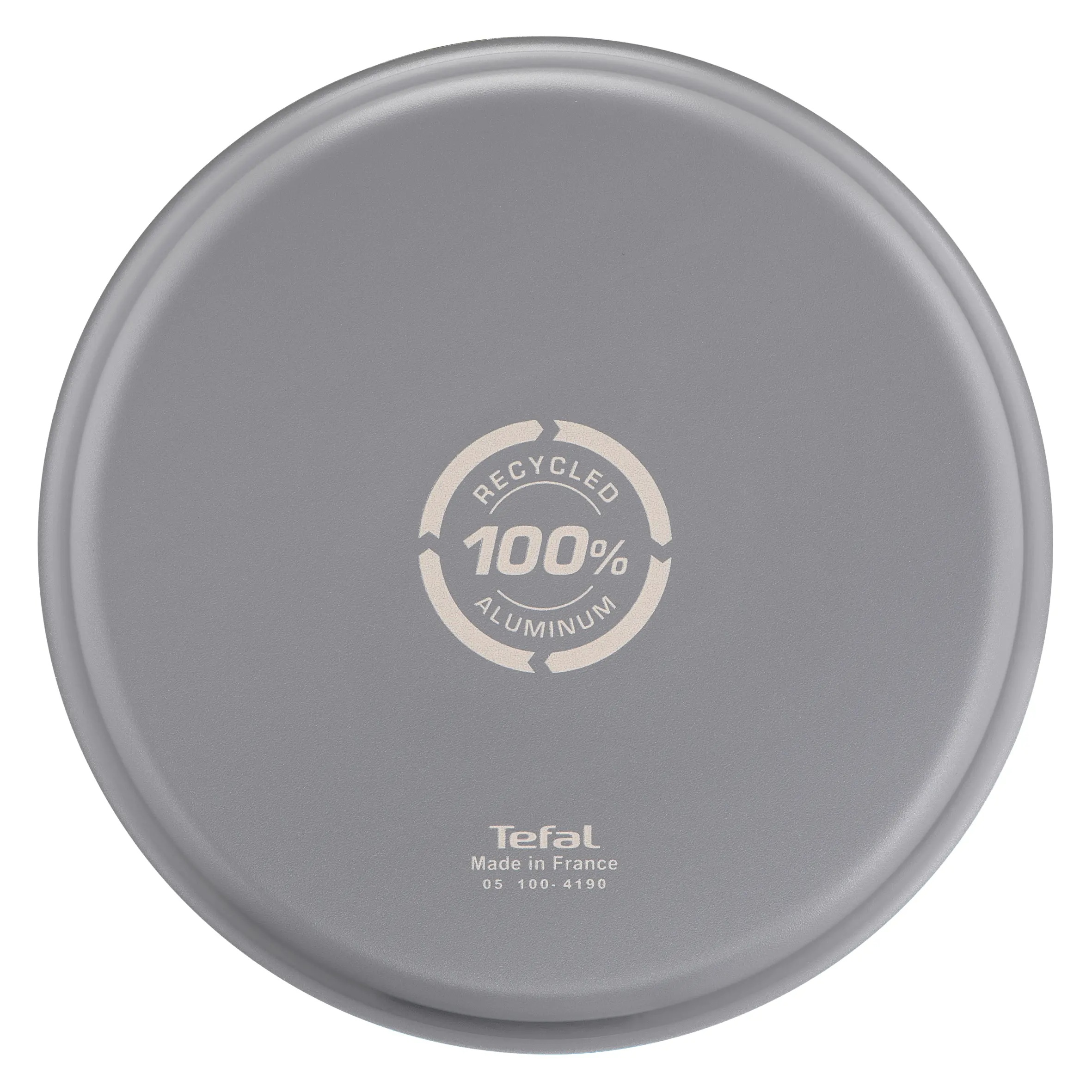 Szare dno patelni z etykietą 100% aluminium z recyklingu i marką Tefal.