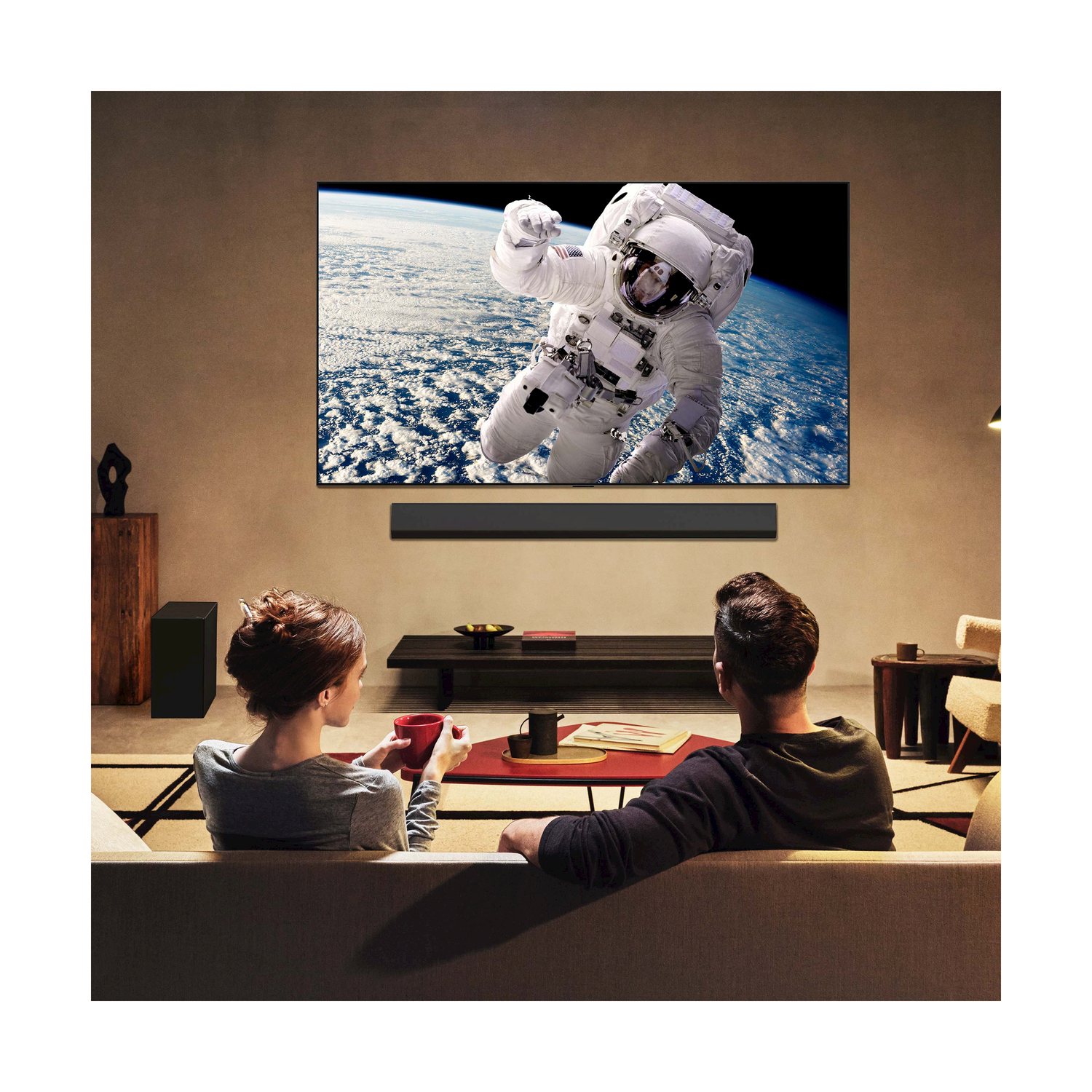 Etichetta energetica TV con valutazione D. Una D nera su sfondo bianco.