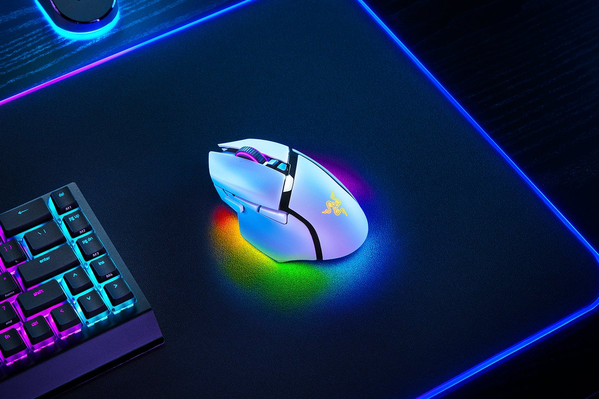Mysz RAZER Basilisk V3 Pro 35K Biało-czarny