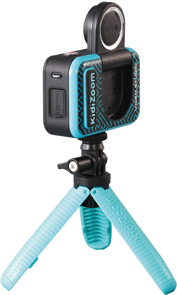 Une caméra VTech Kidizoom bleue et noire sur un trépied bleu clair. La caméra est étiquetée Kidizoom Video Studio.