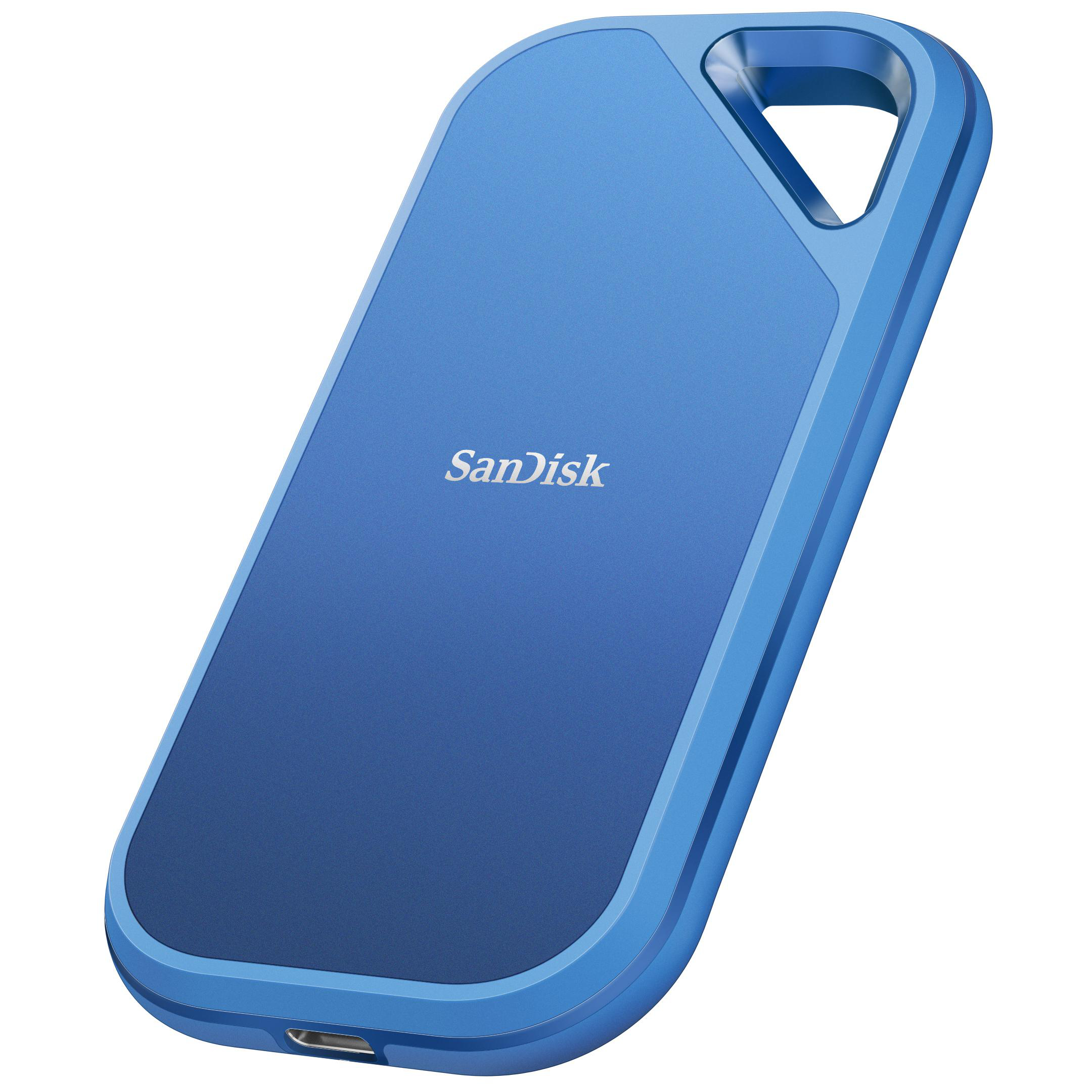 Blaue SanDisk externe Festplatte. Sie hat ein dreieckiges Loch an einem Ende und einen USB-C-Anschluss am anderen.