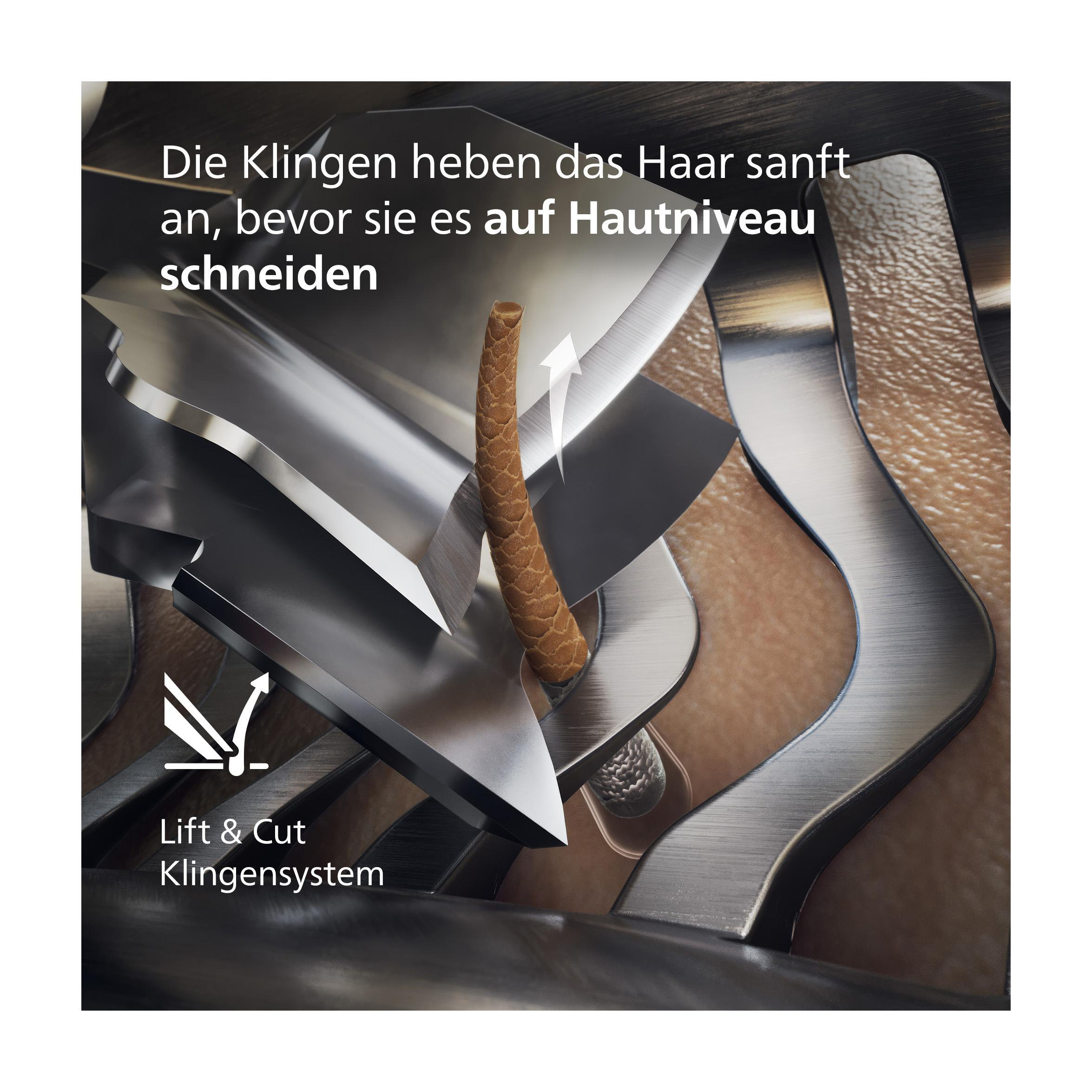 Nahaufnahme einer Rasierklinge beim Haareschneiden. Weißer Pfeil zeigt die Hebeaktion. Haut- und Klingendetails sichtbar.