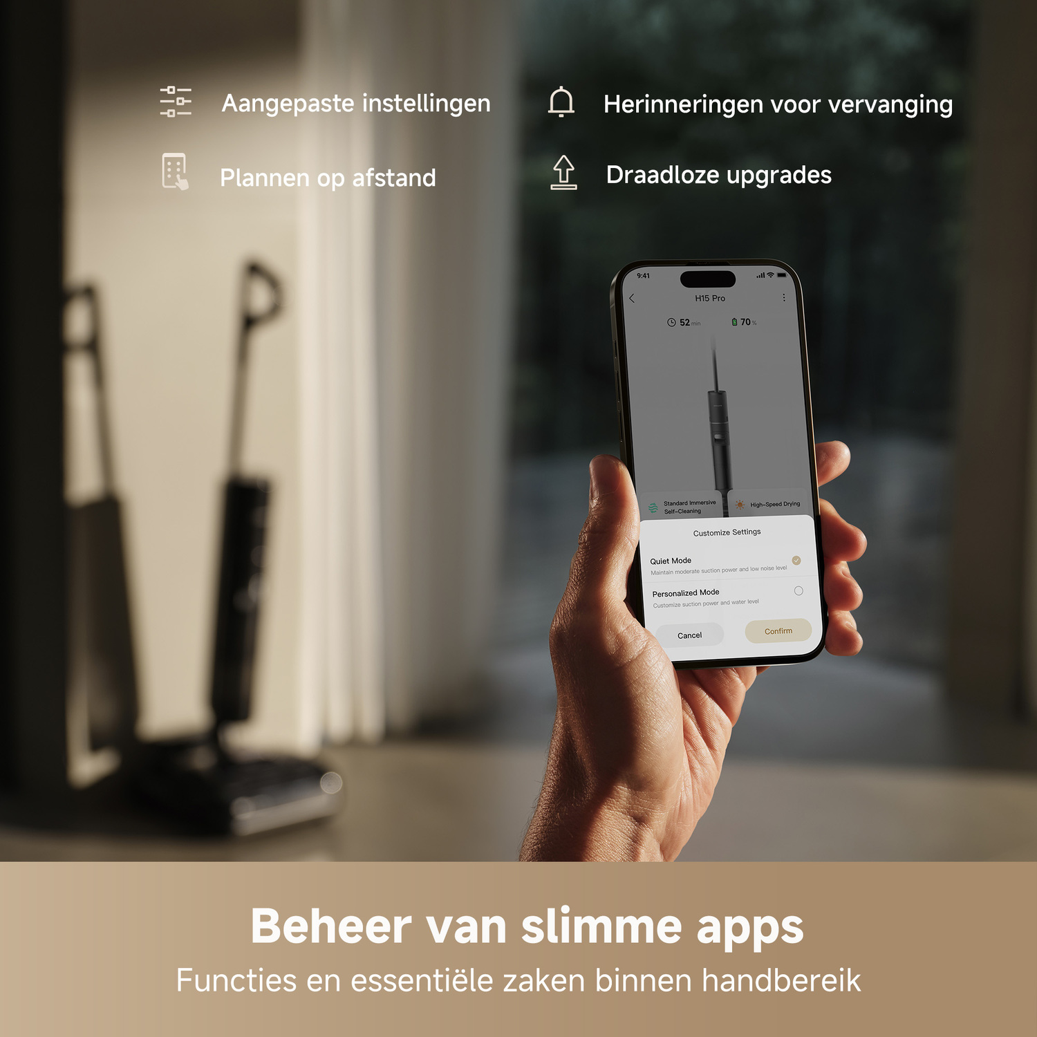 Een hand die een telefoon vasthoudt met instellingen voor een stofzuiger.