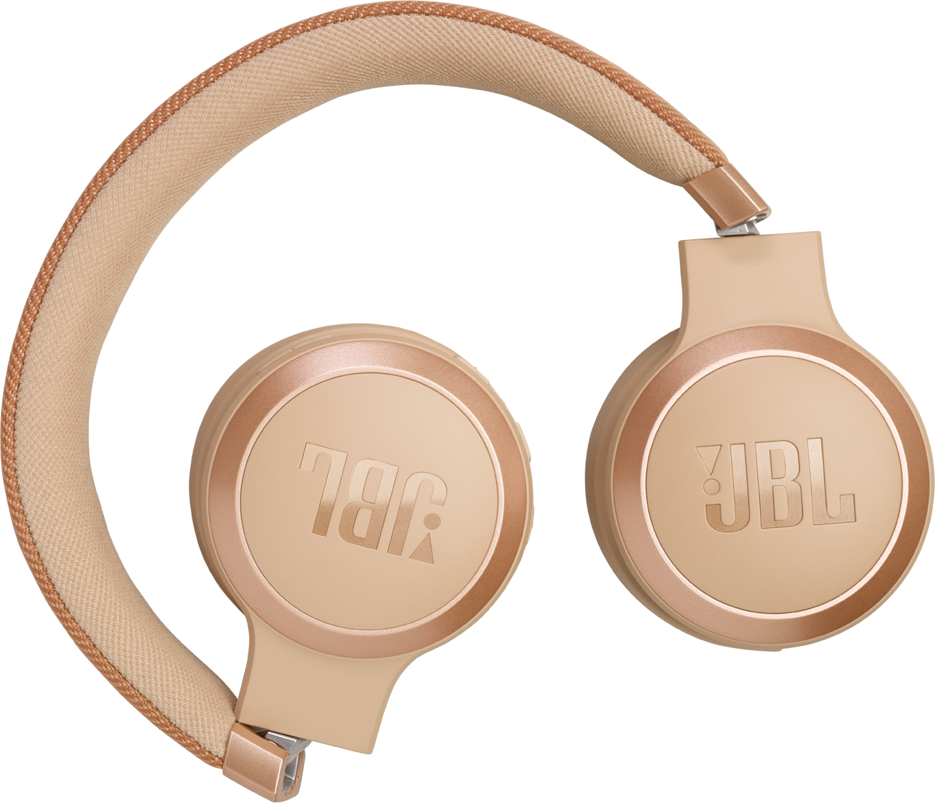 Casque JBL beige sur fond noir. Le casque a un bandeau rembourré et des écouteurs avec le logo JBL.