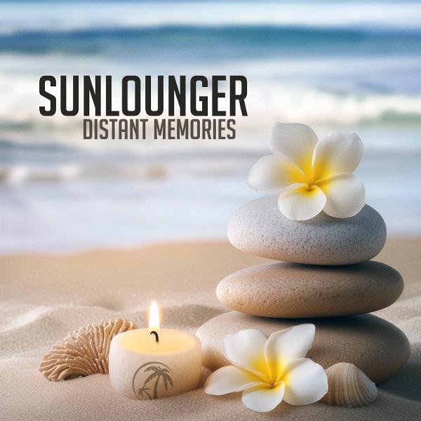 Albumcover: Strandszene, Kerze, Blumen und Steine. Text 'Sunlounger'.