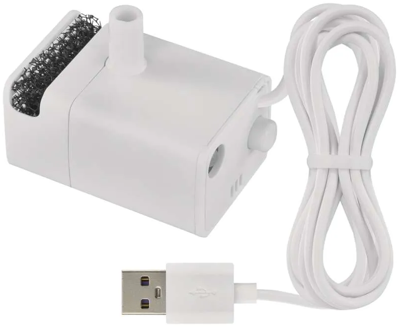 Fehér vízpumpa, tápkábellel és USB csatlakozóval, valamint egy kis szűrővel.