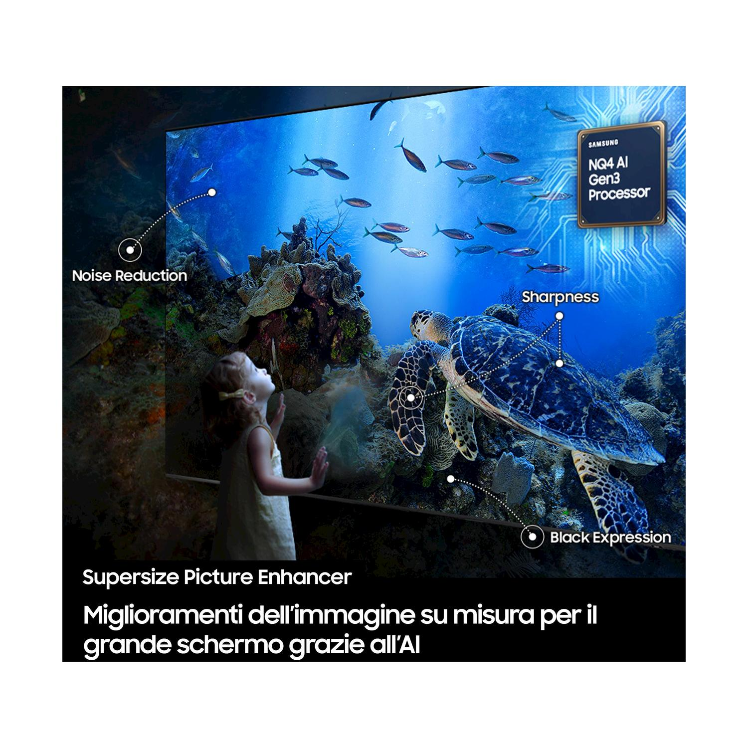 Una bambina guarda un grande schermo TV che mostra una tartaruga e pesci, con testo sulle funzionalità AI.