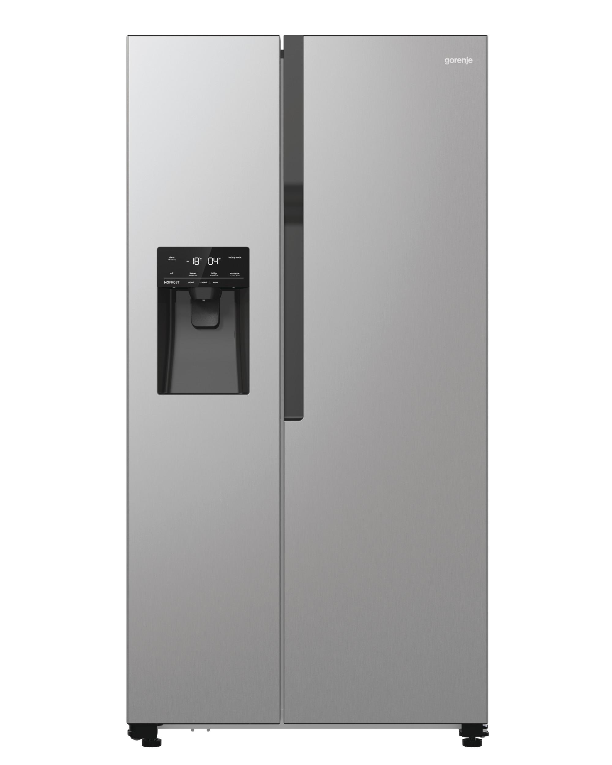Ein Edelstahl-Kühlschrank von Gorenje mit Wasserspender.