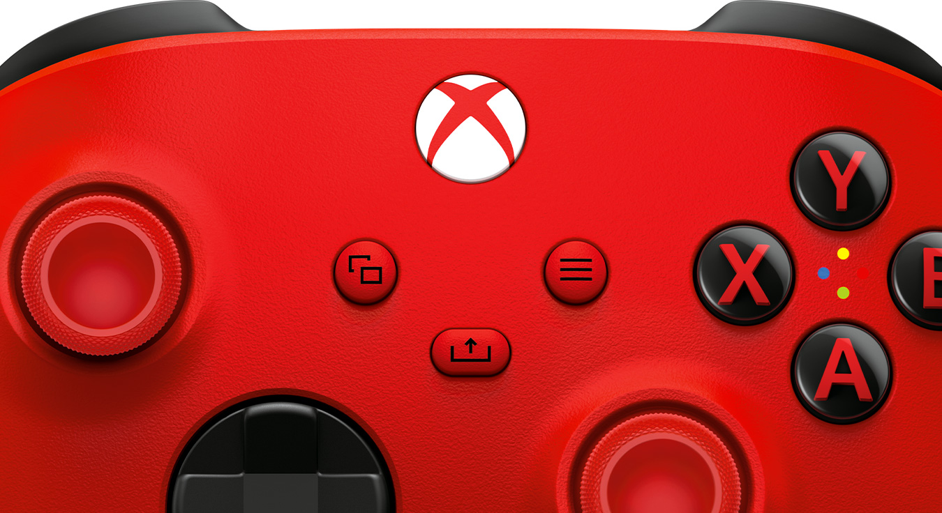 Roter Xbox-Controller mit Knöpfen und Logo.