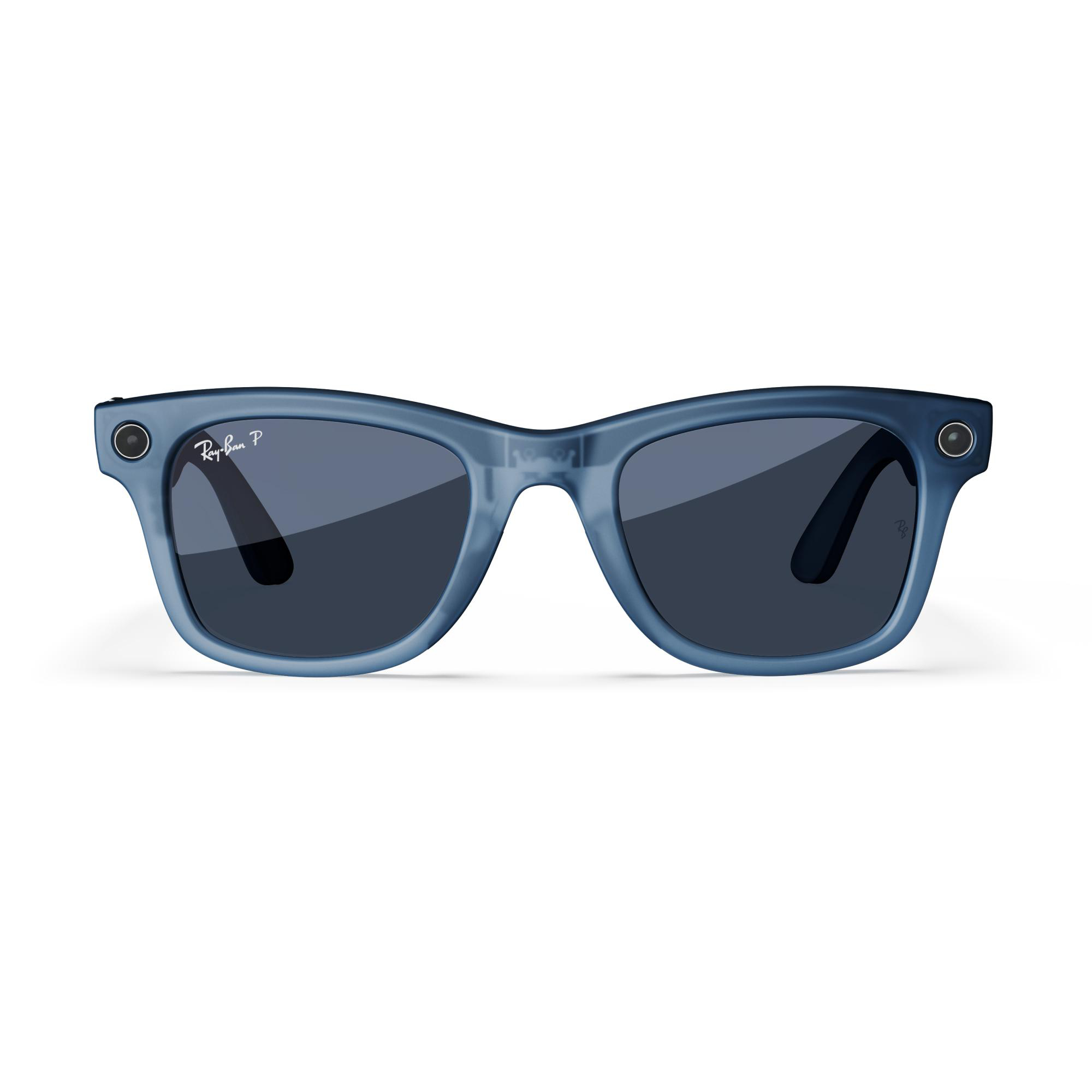 Blaue Ray-Ban Sonnenbrille mit schwarzen Gläsern auf weißem Hintergrund.