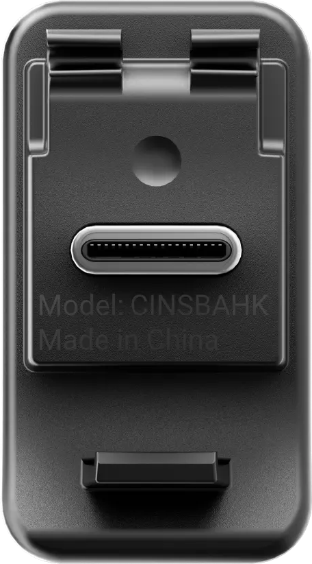 Schwarzer Adapter mit USB-C-Anschluss, beschriftet mit 'CINSBAHK'.