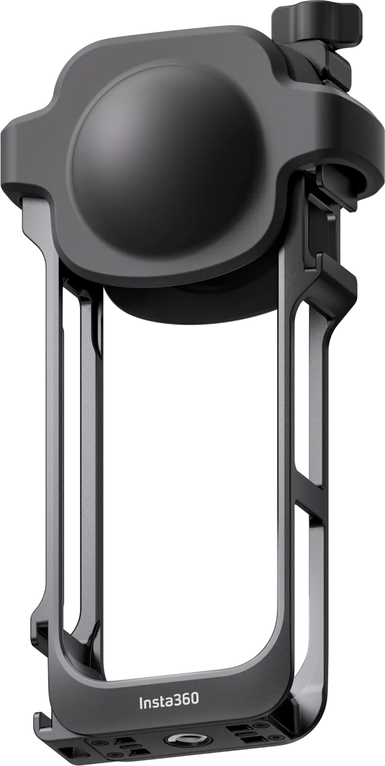 Ein schwarzer Insta360 Kamerakäfig, der zum Halten der Kamera entworfen wurde, mit sichtbarem Markennamen.