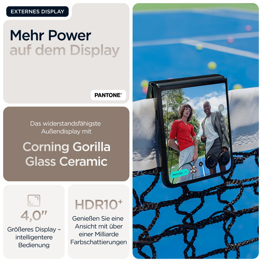 Ein Telefon, das eine Tennisszene zeigt, mit Text über das Display.