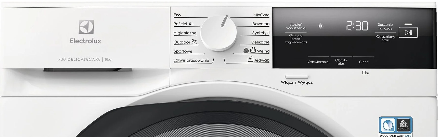 Zbliżenie panelu sterowania białej pralki z różnymi oznaczonymi przyciskami i wyświetlaczem cyfrowym.