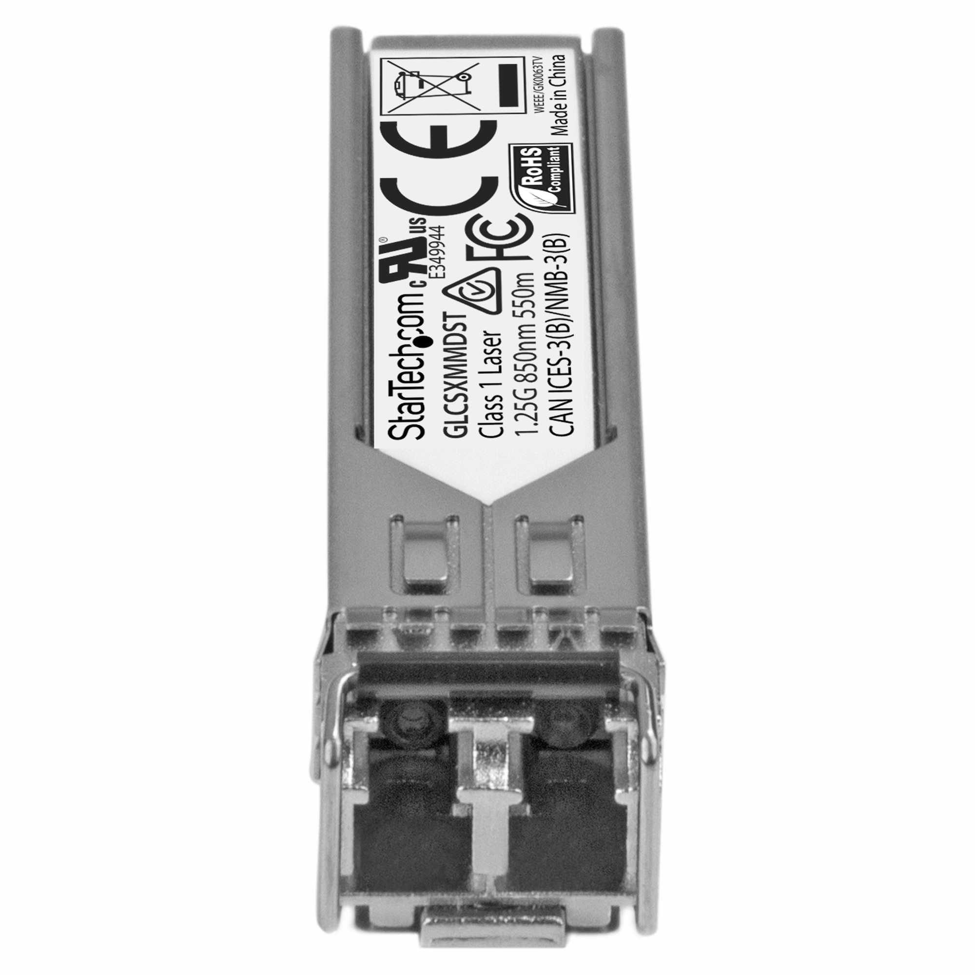 Ezüst SFP adó-vevő. A címke a Startech.com-ot és különböző tanúsítványokat mutat.
