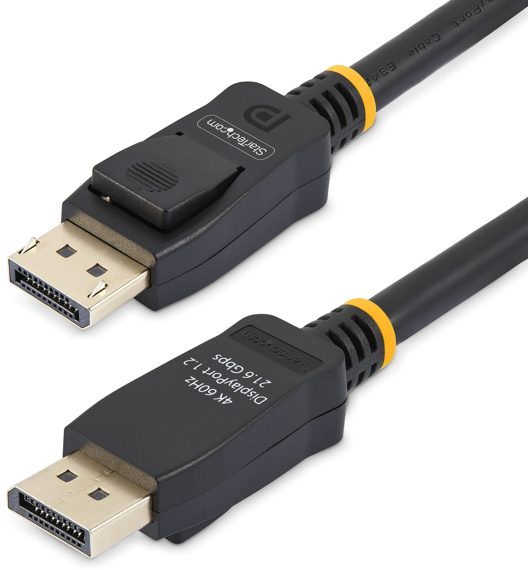Fekete DisplayPort kábel arany csatlakozókkal, szöveggel a kábelen, fehér háttérrel.