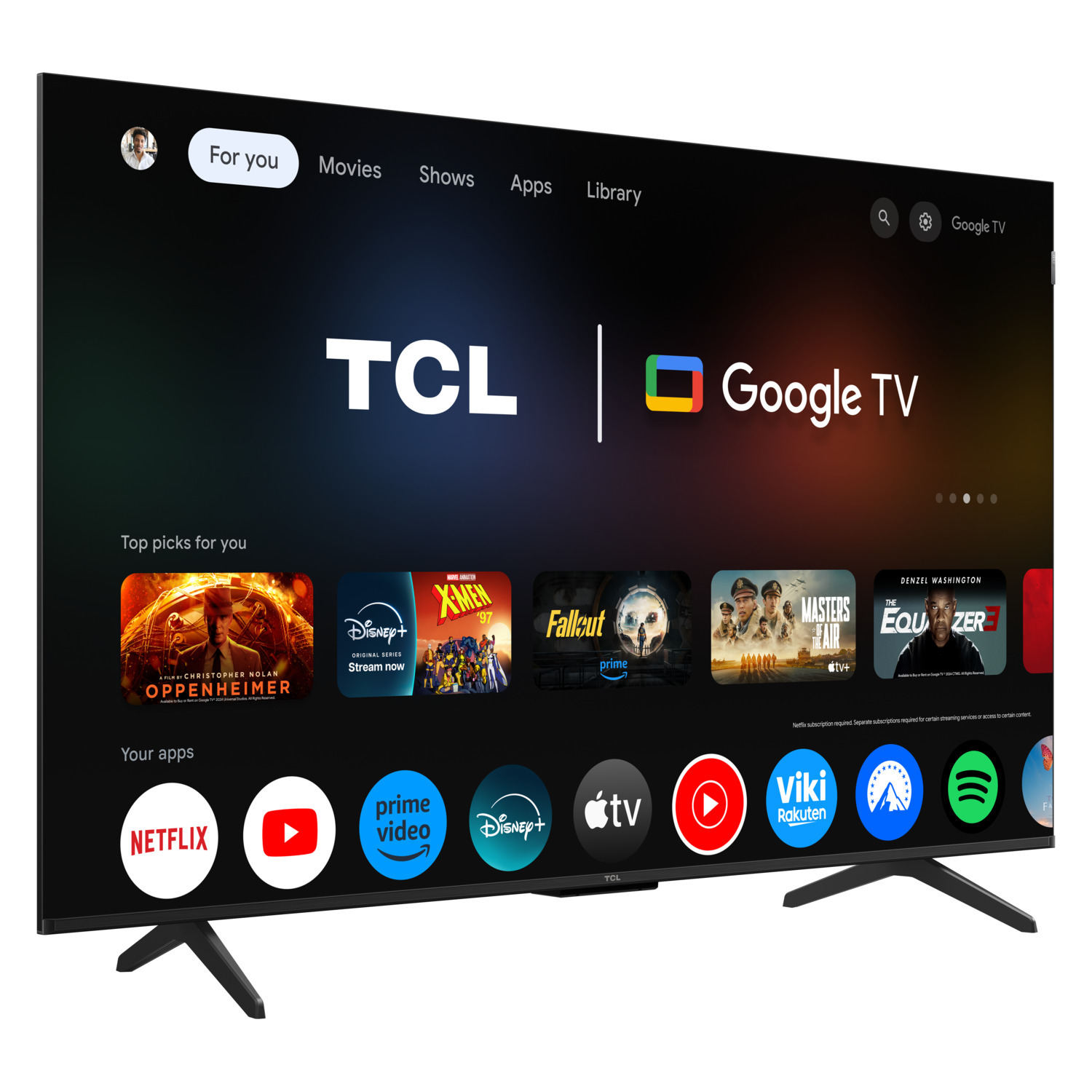 TCL Google TV met streaming app-iconen op het scherm, zwarte standaard en donkere achtergrond.