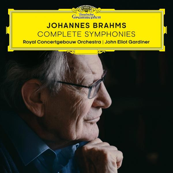 Albumcover für Johannes Brahms' Complete Symphonies. Zeigt einen älteren Mann mit Brille.