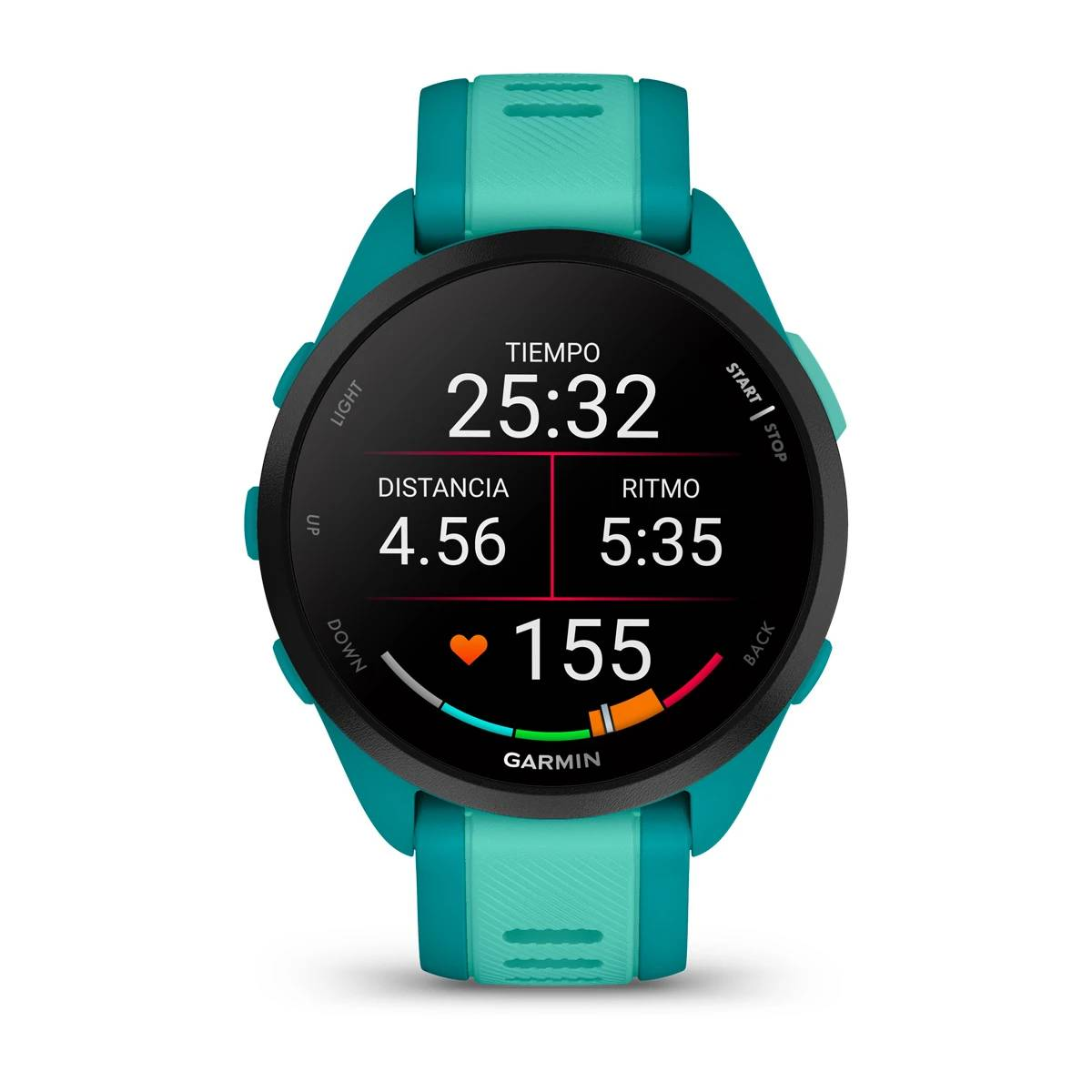 Reloj Garmin mostrando tiempo, distancia, frecuencia cardíaca y ritmo, correa verde azulado.