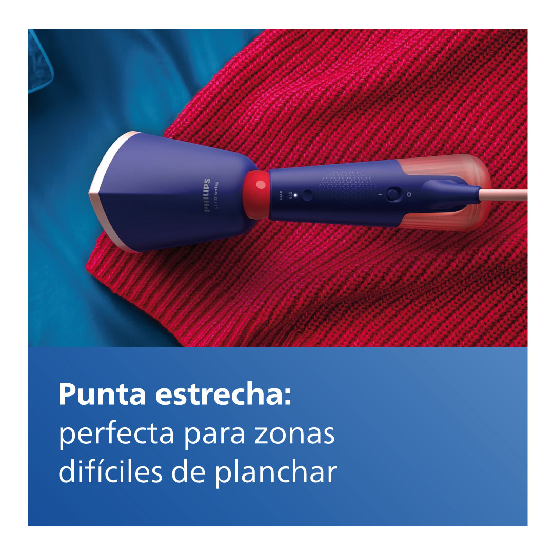 Plancha de vapor Philips sobre tela roja. Cuerpo azul, boquilla rosa. Texto sobre la punta.