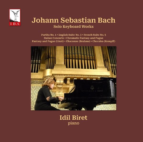 Albumcover mit Frau am Klavier, Titel 'Johann Sebastian Bach' und Text.