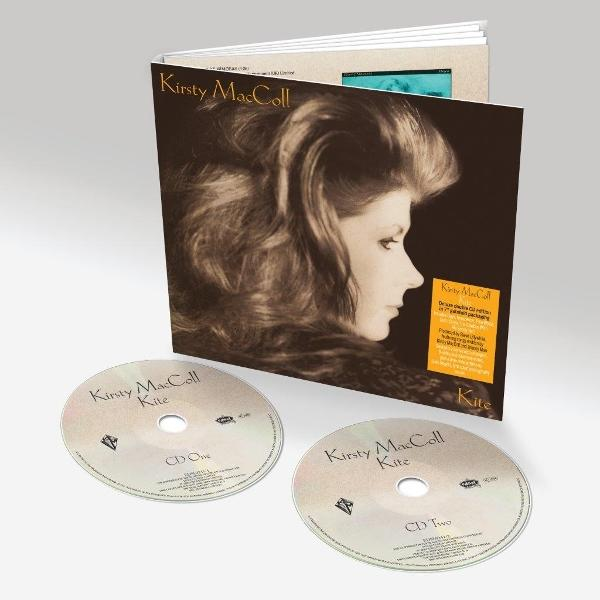 CD-Cover mit Profil einer Frau. Text: Kirsty MacColl, Kite, CD One, CD Two.
