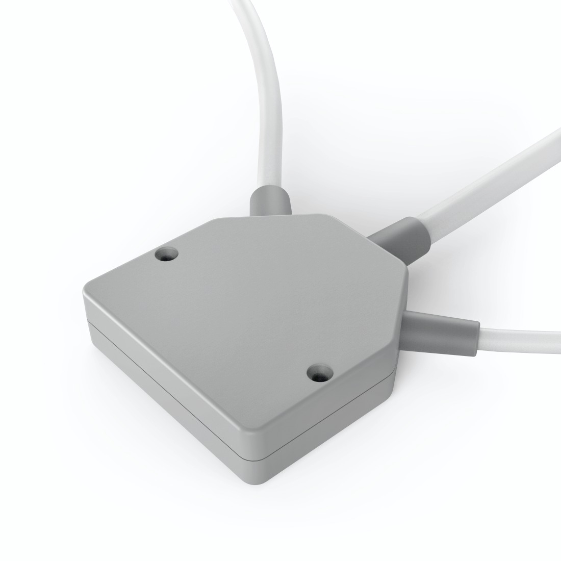 Ein grauer elektrischer Stecker mit drei weißen Kabeln.