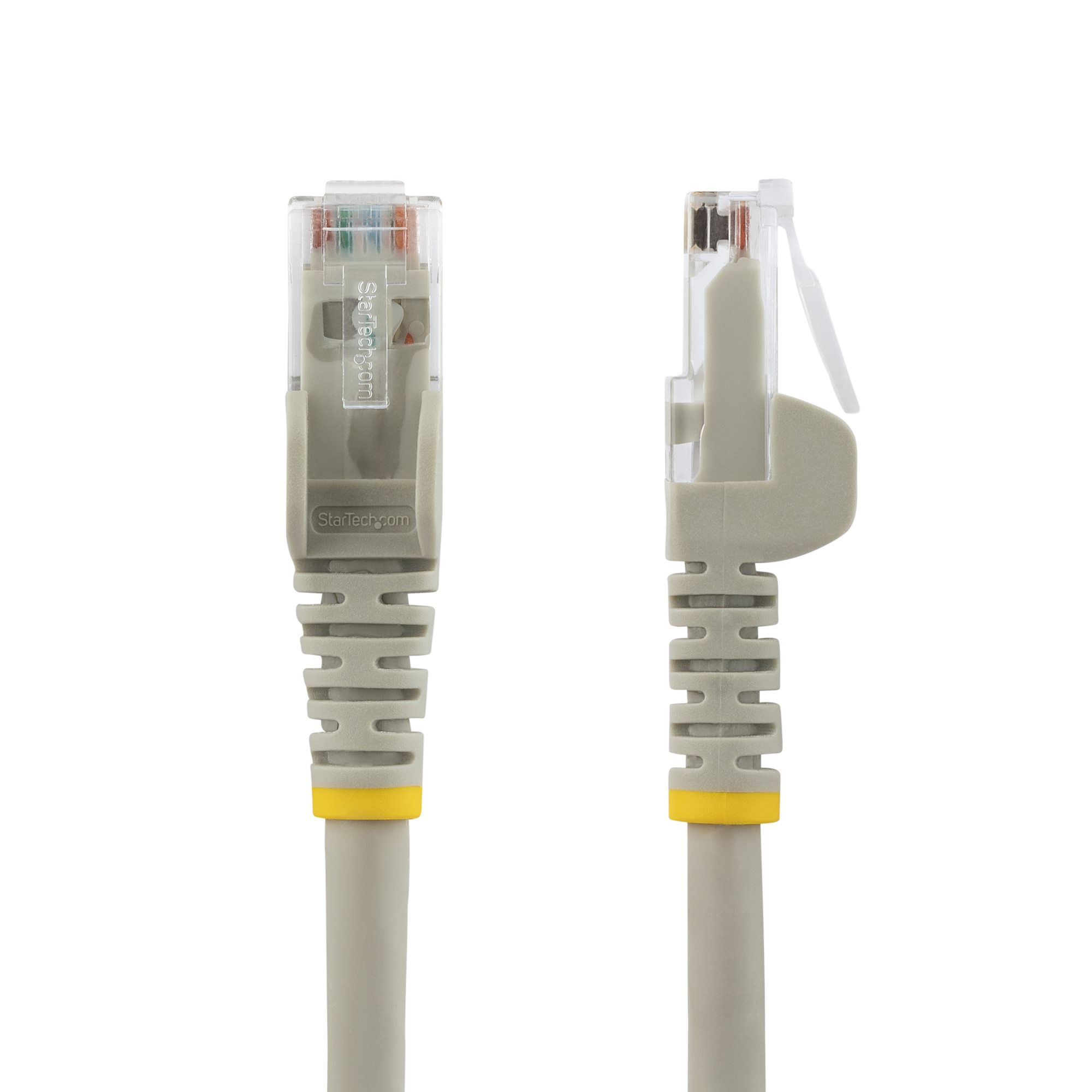 Két szürke Ethernet kábel. Sárga csatlakozóvég. Startech.com logó látható.