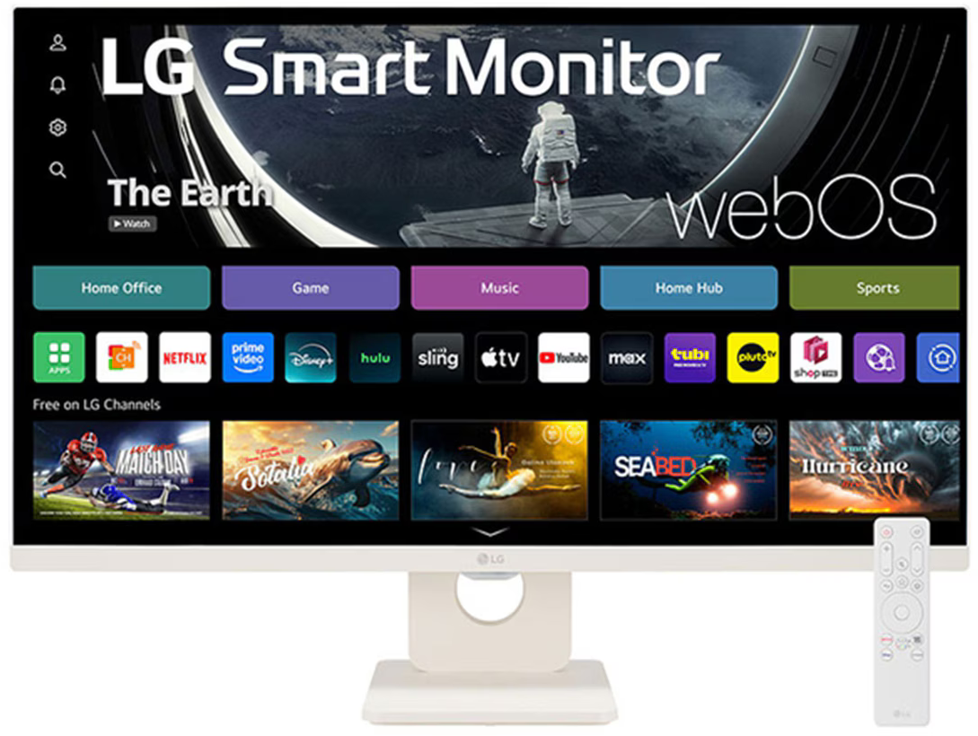 Fehér LG Smart Monitor több alkalmazás ikonnal, távirányítóval és egy személlyel a képernyőn.