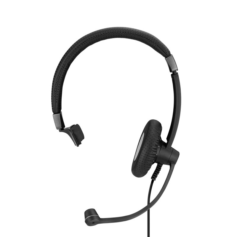 Auriculares negros con micrófono, sobre fondo blanco.