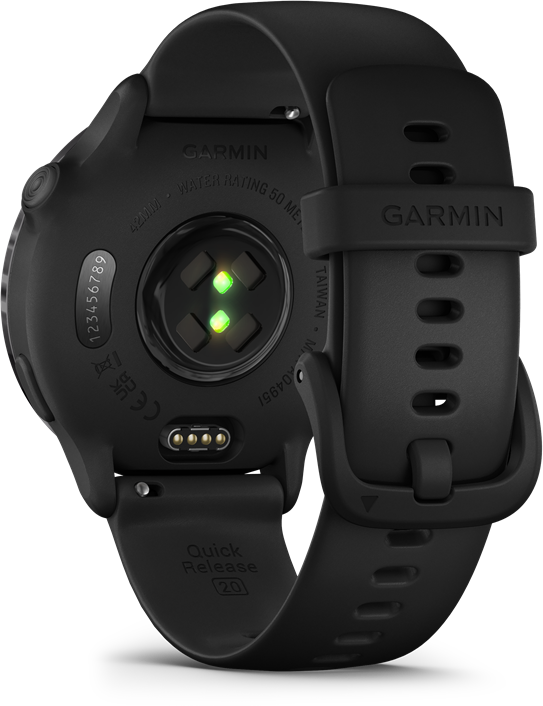 Fekete Garmin okosóra, hátulról. Fekete szíjjal és pulzusmérővel rendelkezik.