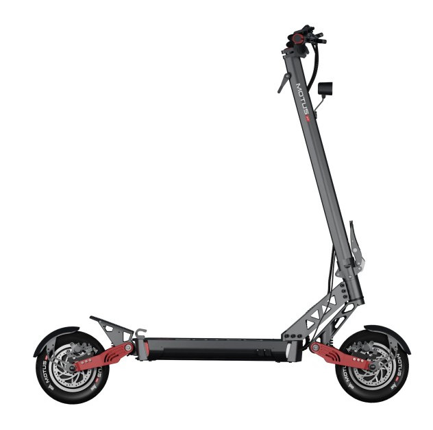 Czarny i czerwony skuter elektryczny Motus w widoku z profilu.