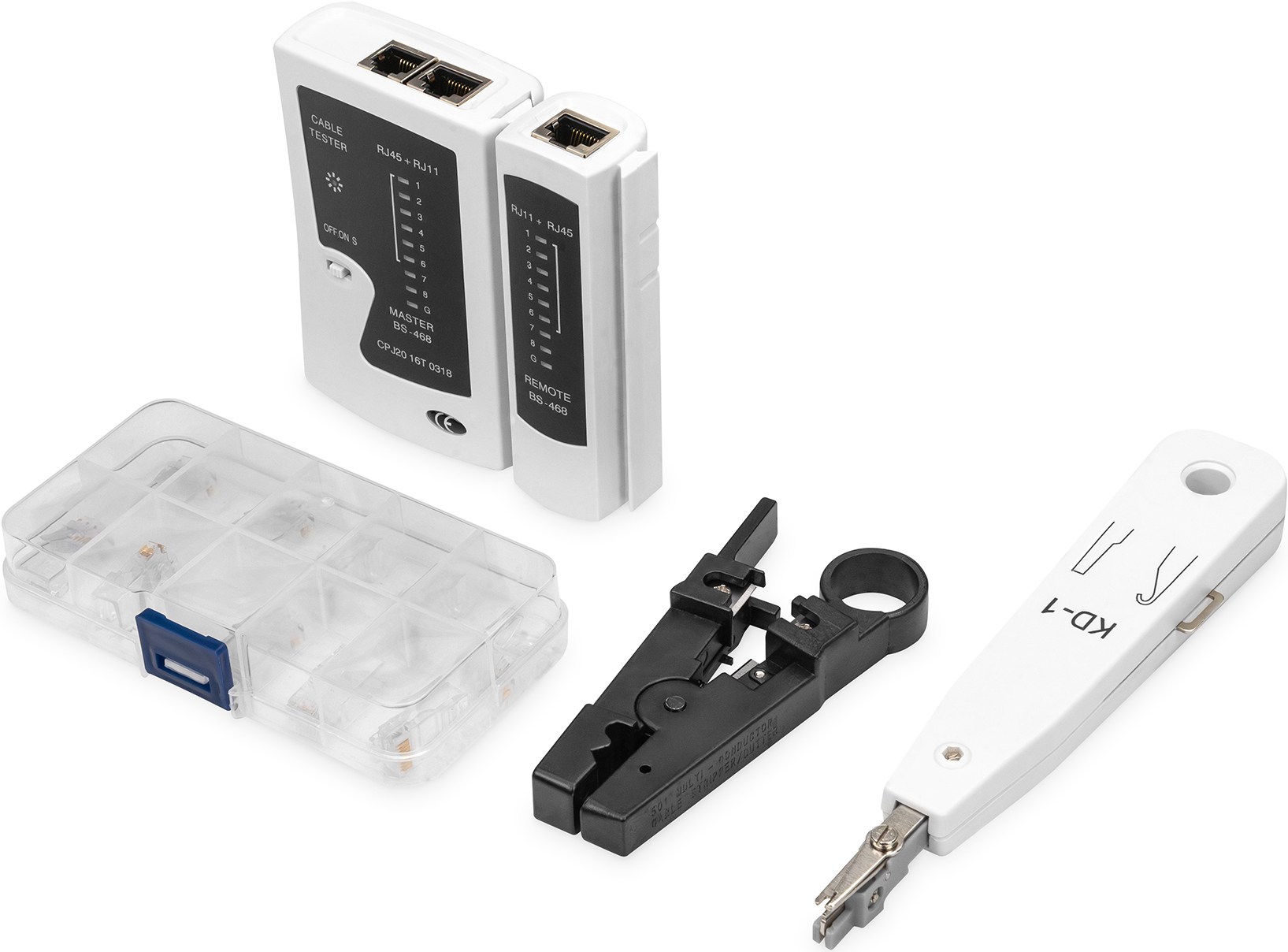 Netzwerkkabeltester und zugehörige Werkzeuge: Crimpzange, Auflegewerkzeug und RJ45-Stecker. Weißer Hintergrund.