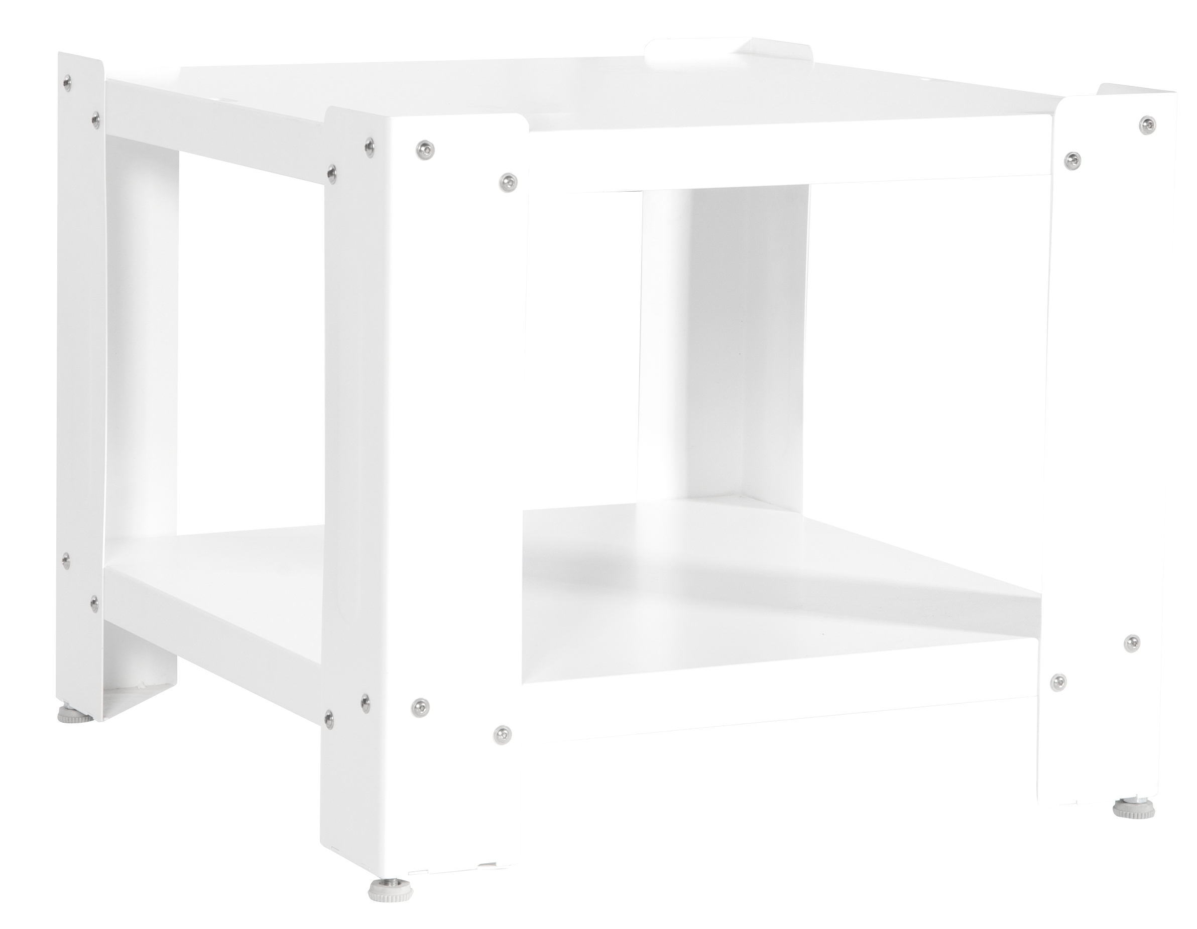 Ein weißer, zweistufiger Beistelltisch mit quadratischen Beinen und einem Regal. Der Tisch besteht aus Holz und hat Metallschrauben.