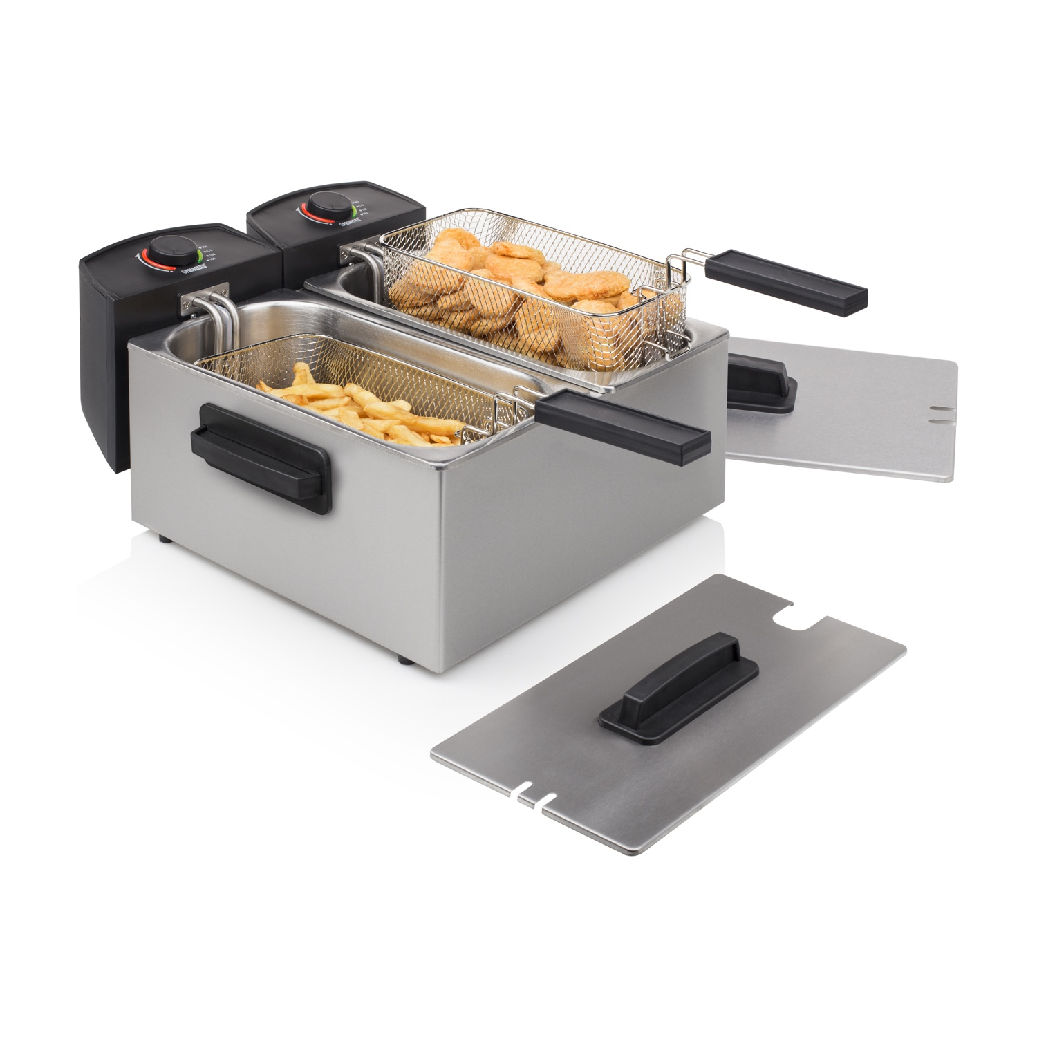 Una friggitrice in acciaio inox con due cestelli, uno con patatine, l'altro con nuggets.