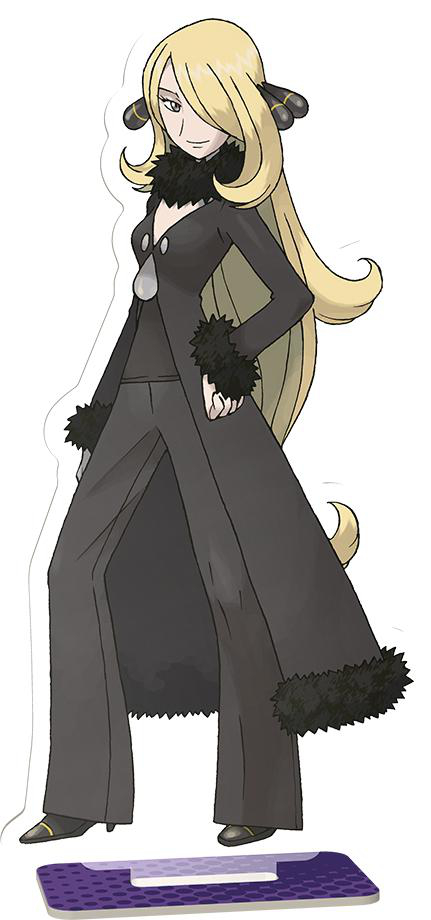 Cynthia aus Pokémon, langes blondes Haar, schwarzer Mantel, auf Ständer.